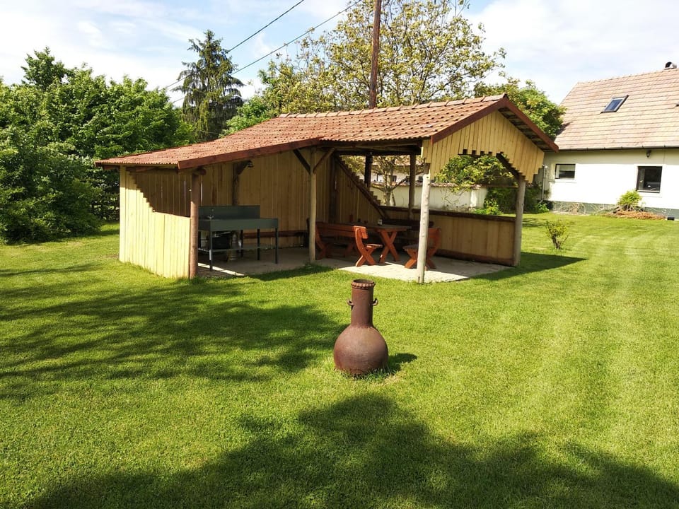 Garden, Kitchen or kitchenette