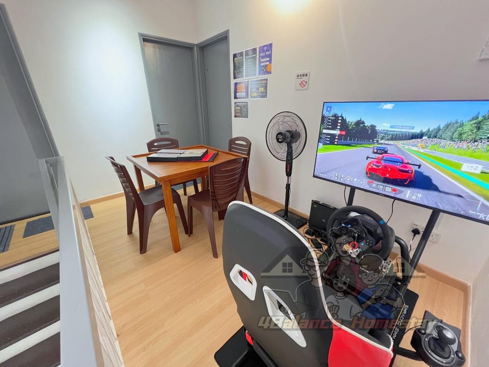 Game Room, Dining area
