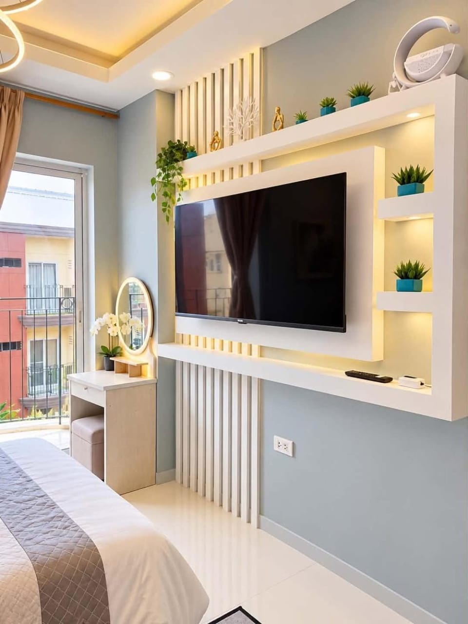 CHATEAU ELYSEE 7F CONDOMINUIM near Airport Apartment in Paranaque