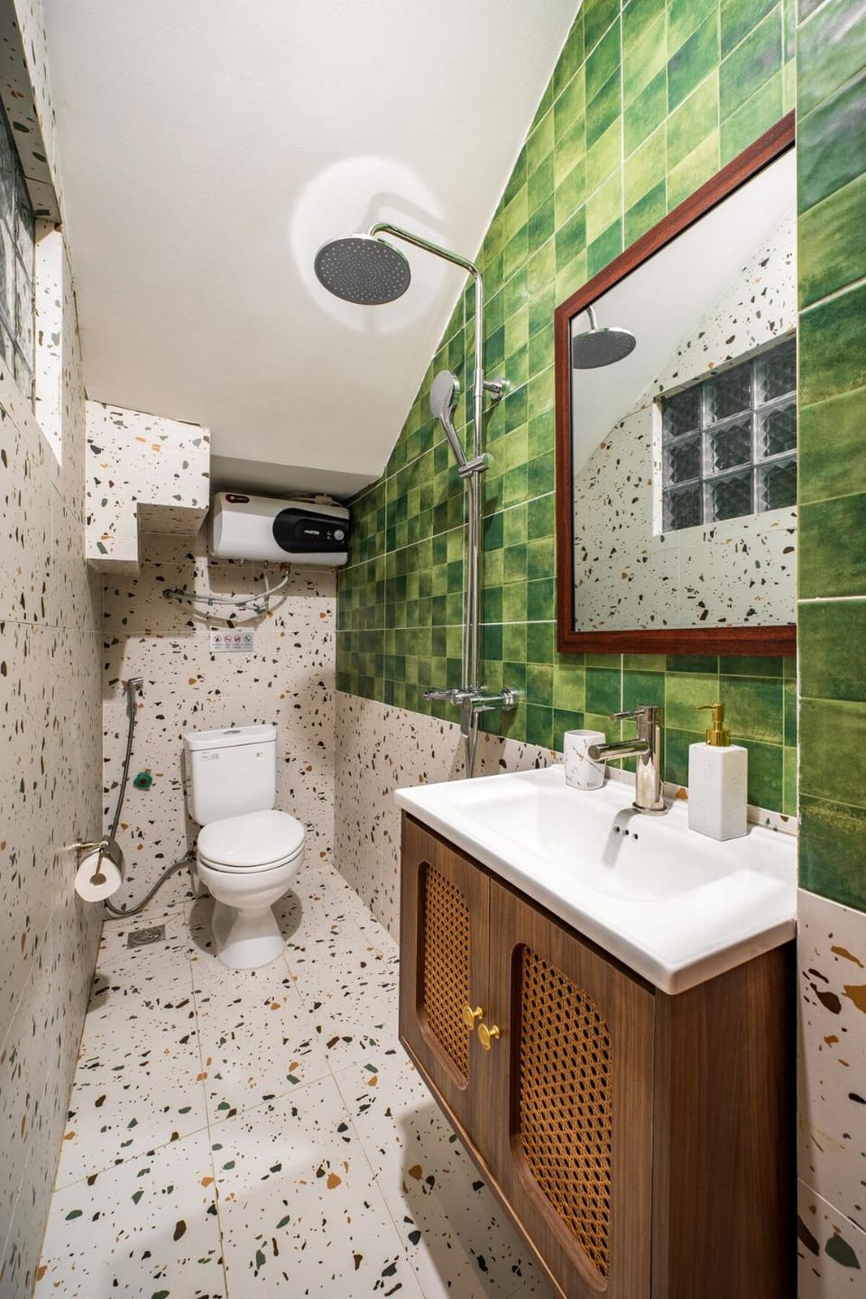 Shower, Toilet, bidet