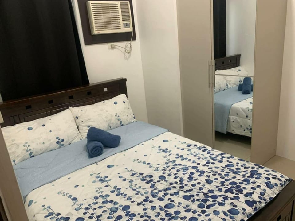 Kuya Franco Staycation Vacation rental in Pasay
