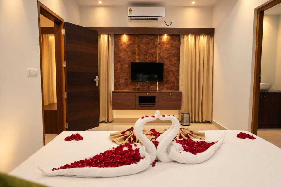 Photo of the whole room, Bedroom, towels, air conditioner