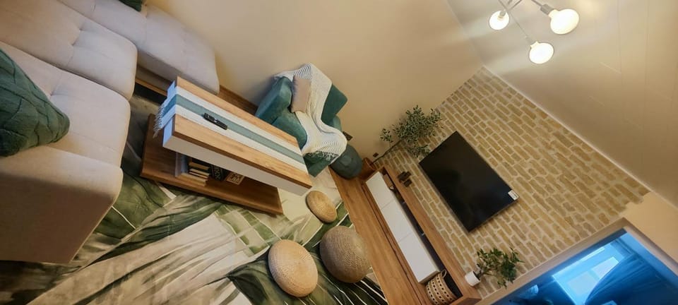 Communal lounge/ TV room, TV and multimedia, Living room, Seating area, Evening entertainment