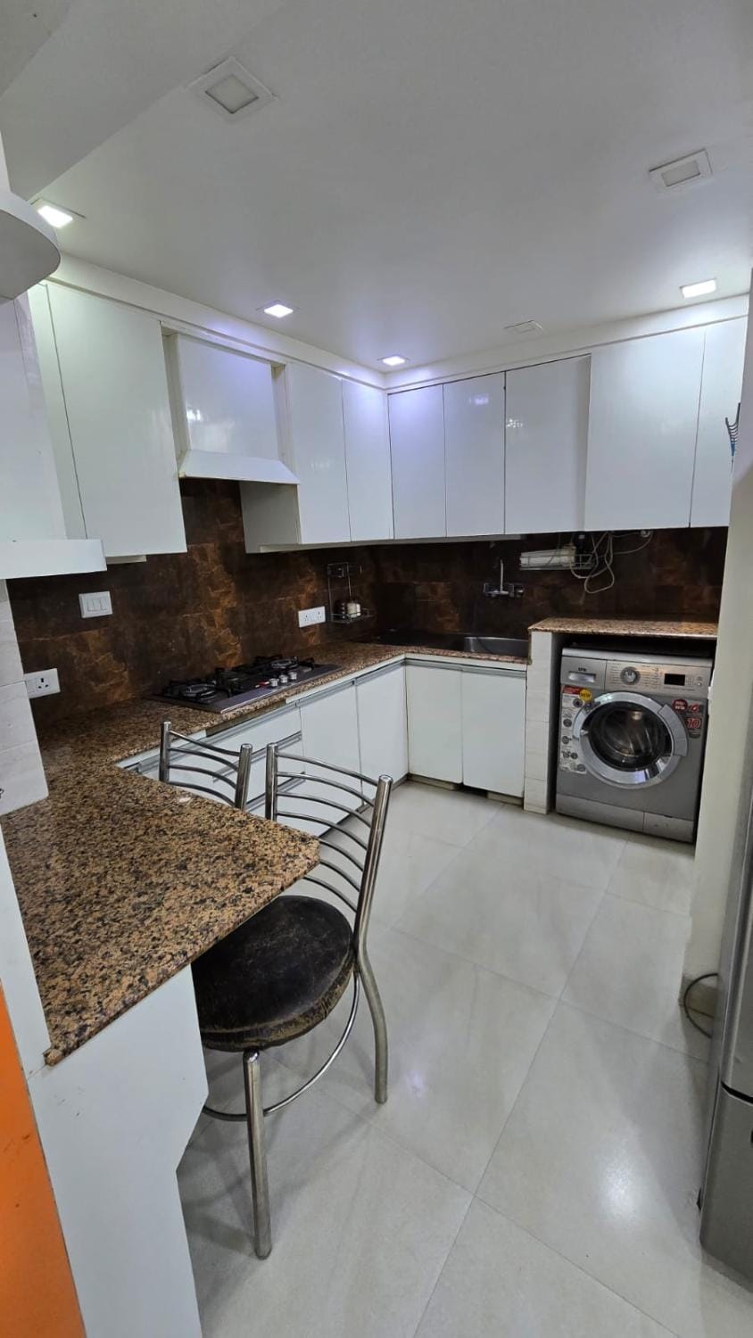 Kitchen or kitchenette, oven