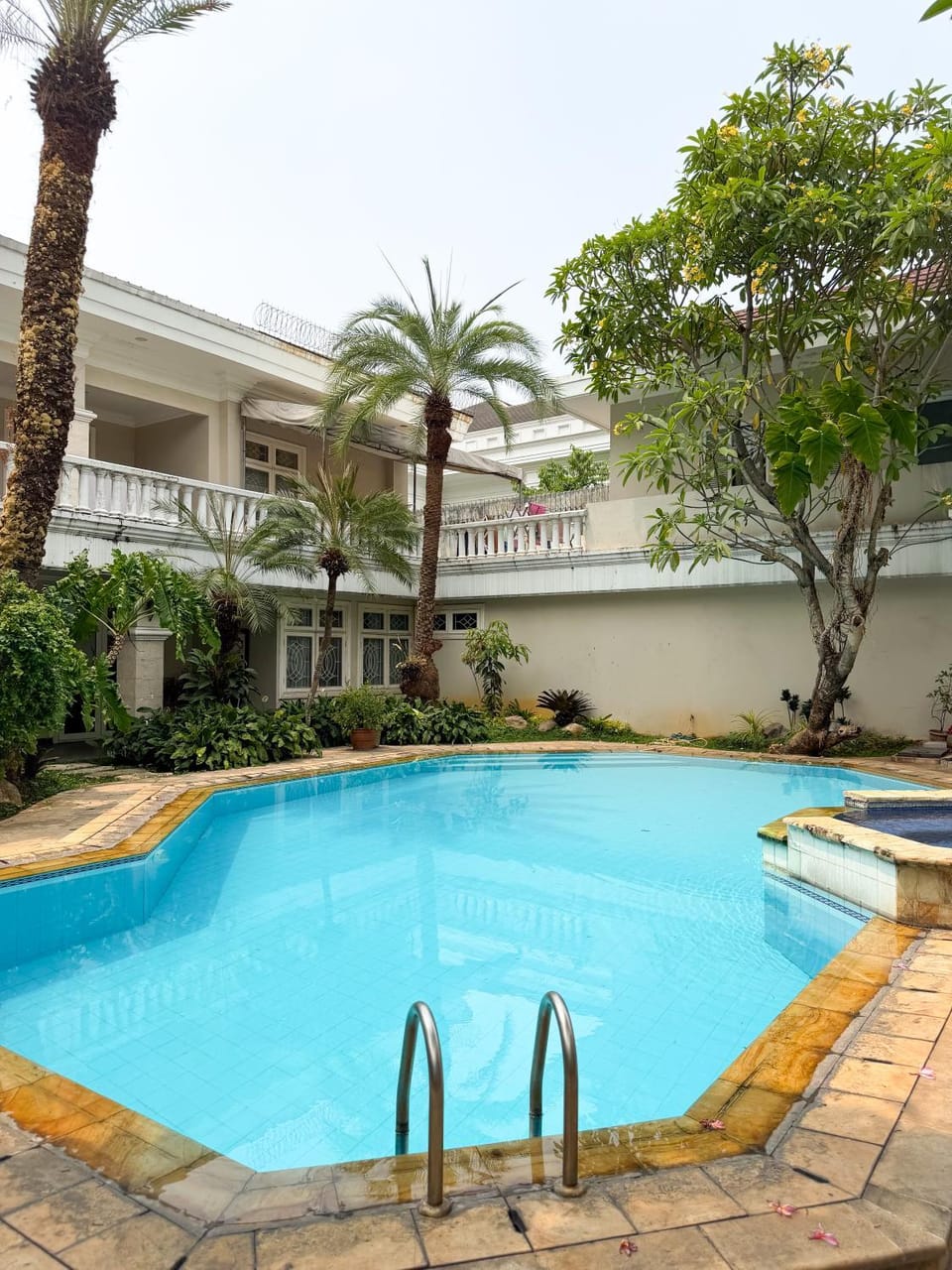 Pondok Indah Big House Vacation rental in South Jakarta City