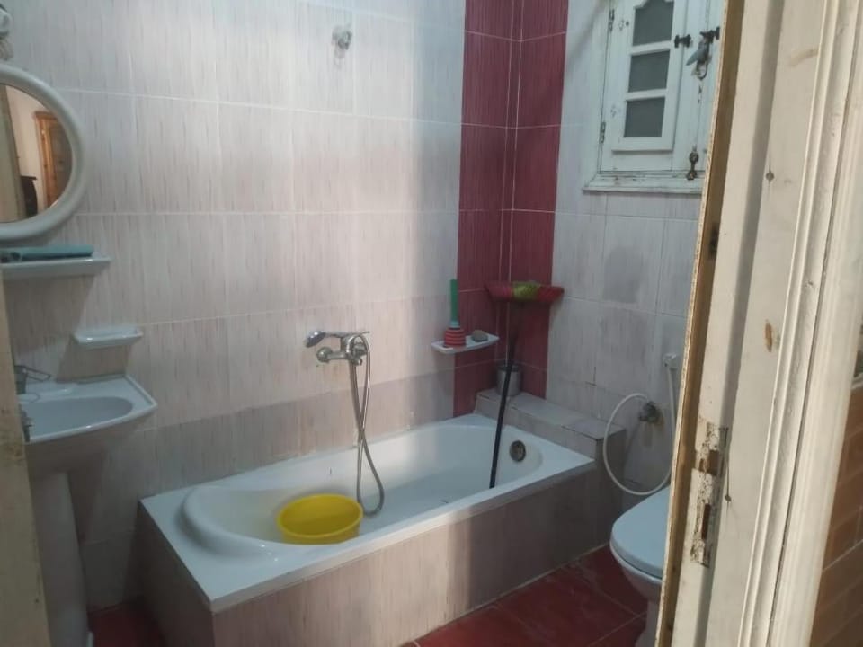 حسين والى Apartment in Alexandria Governorate