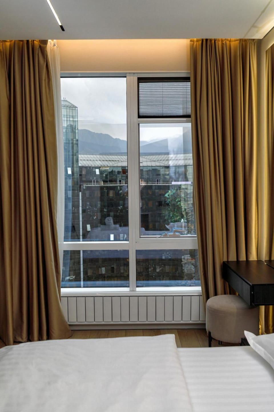 Альфараби 9 дом 4 г 20 этаж Apartment in Almaty
