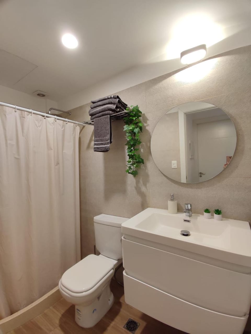 A metros de rambla y parque, 3 pasajeros con opción a 4 Apartment in Montevideo Department, Uruguay
