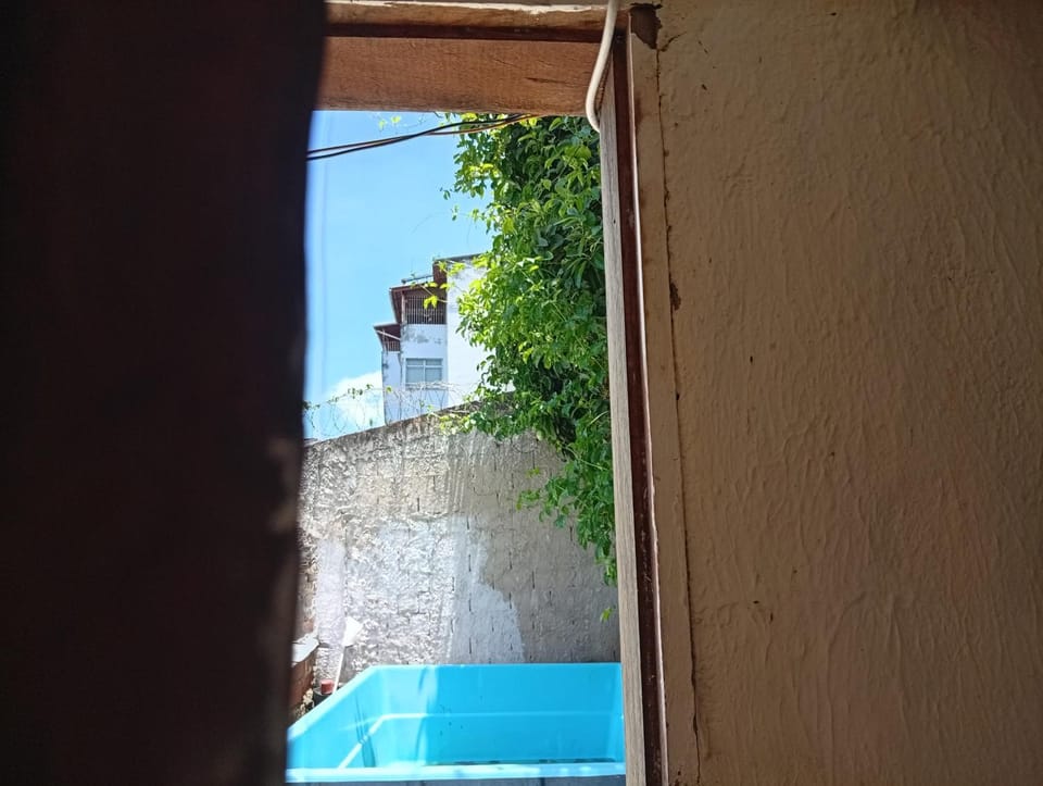 Quarto de frente pra Piscina Hostel in Vitoria
