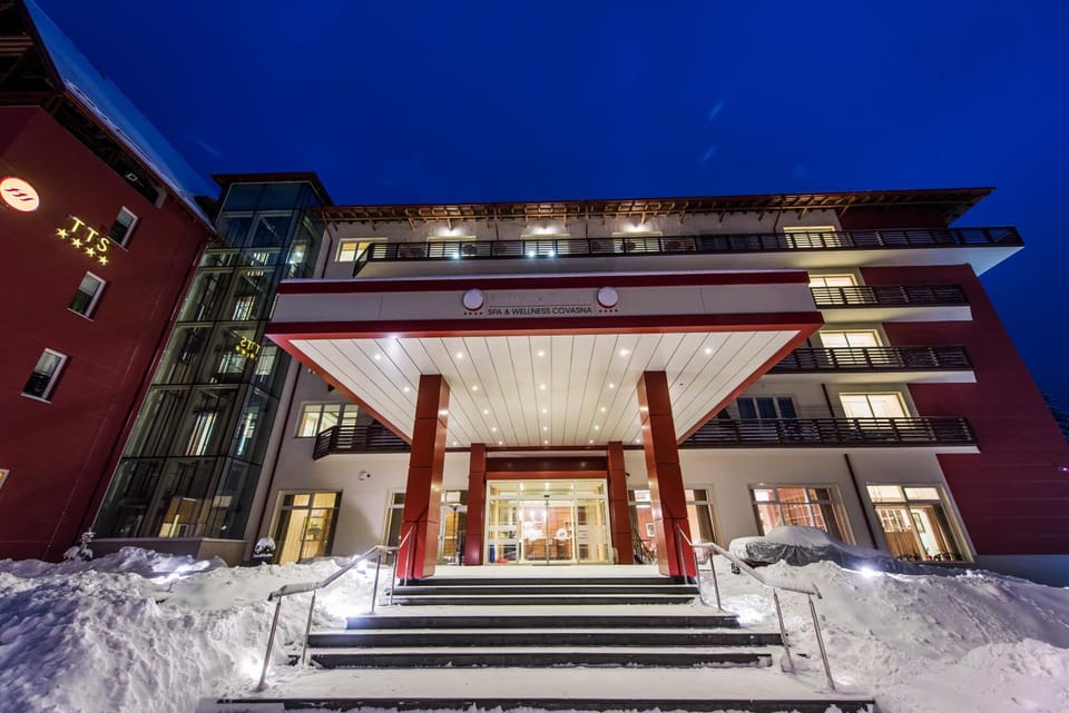 Property building, Facade/entrance