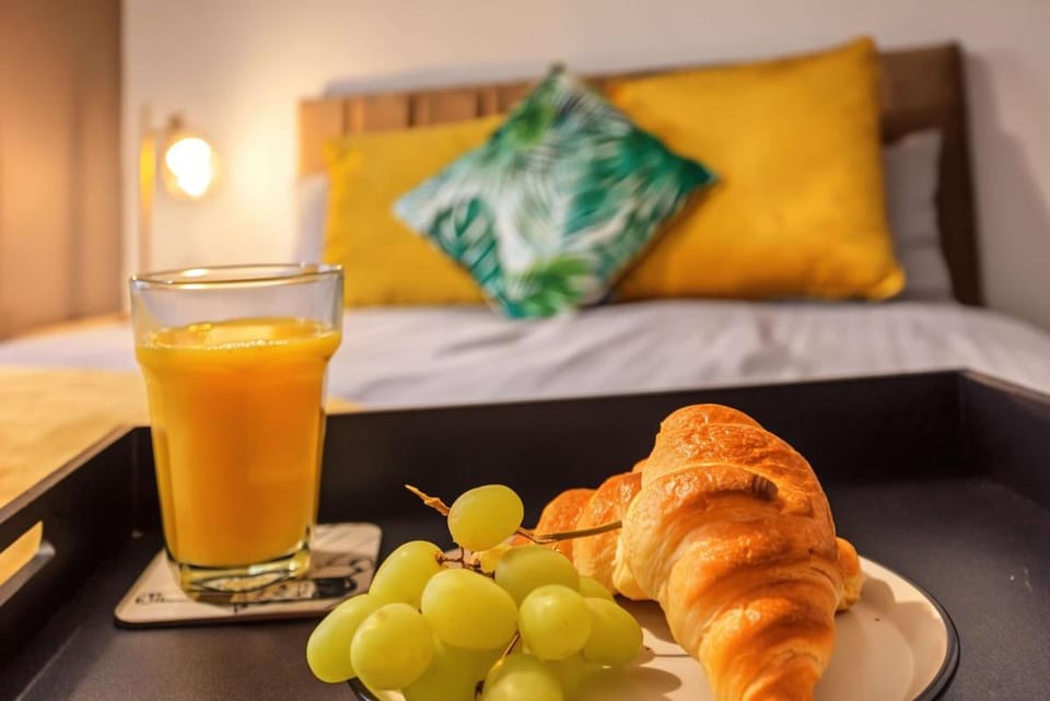 7BR Contractor Free Parking Fast WI-FI House in Manchester
