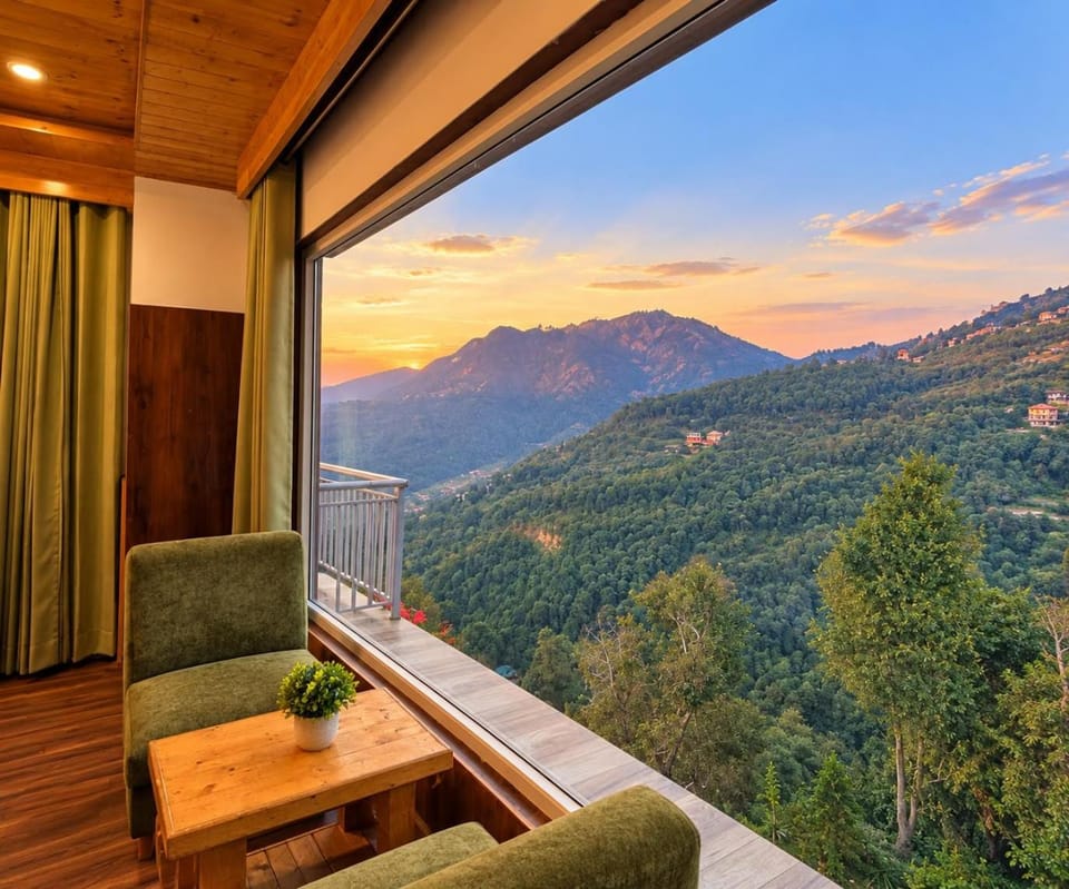 View (from property/room), Balcony/Terrace, Mountain view