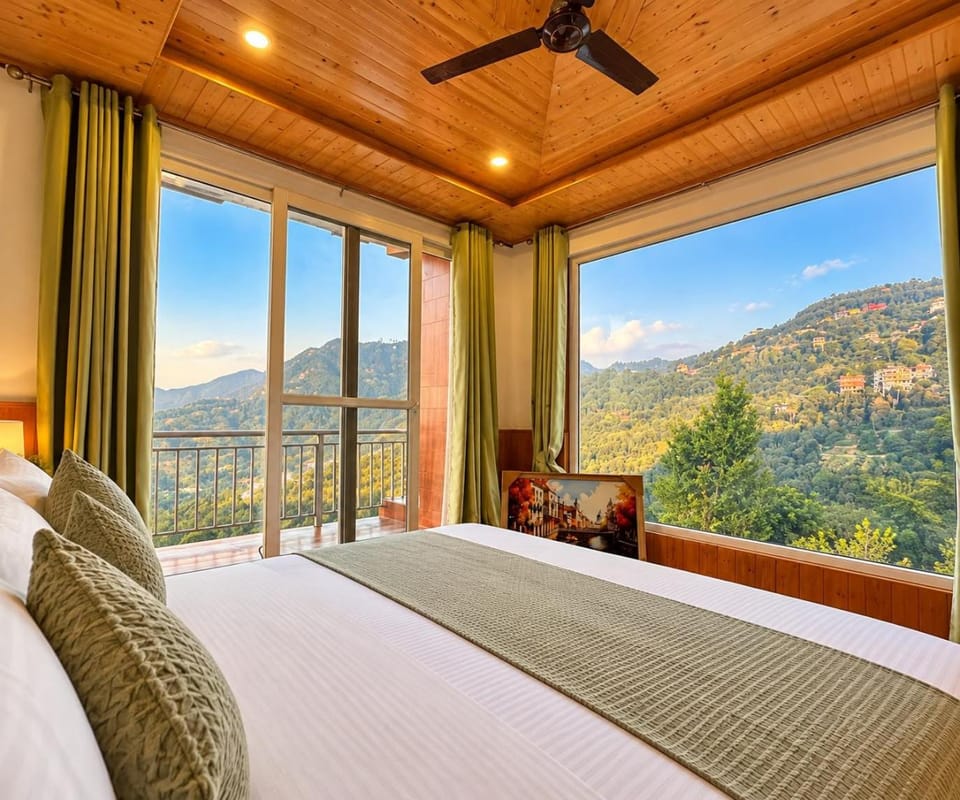 Balcony/Terrace, Photo of the whole room, Bedroom, Mountain view