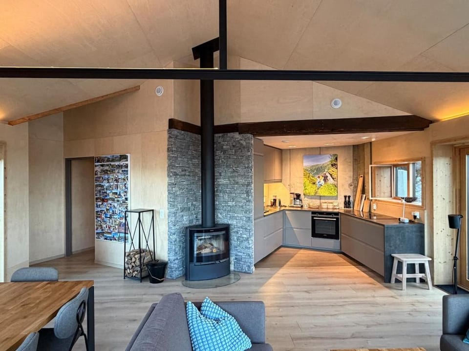 Kitchen or kitchenette, Living room