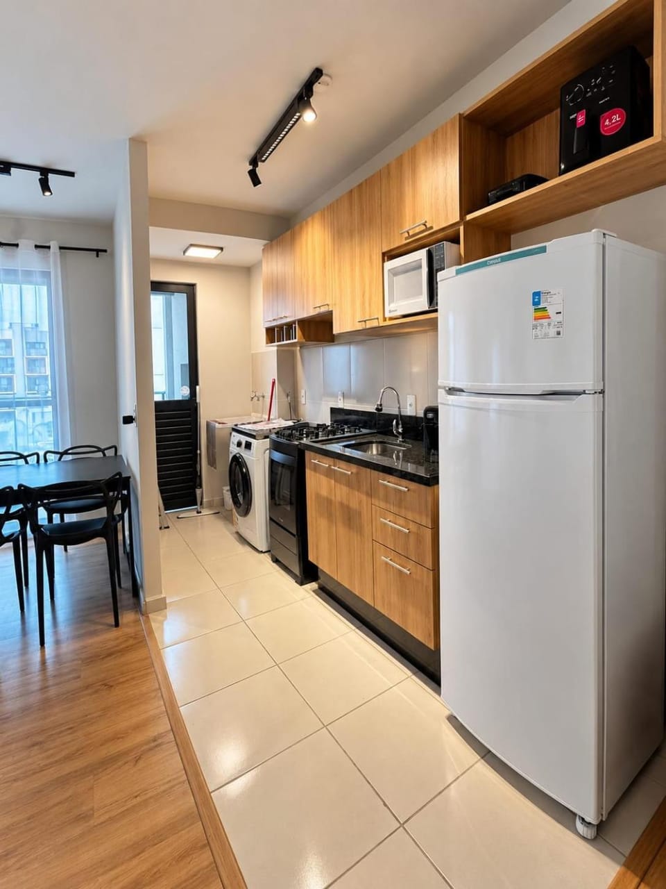 Kitchen or kitchenette, oven, pet friendly, stove