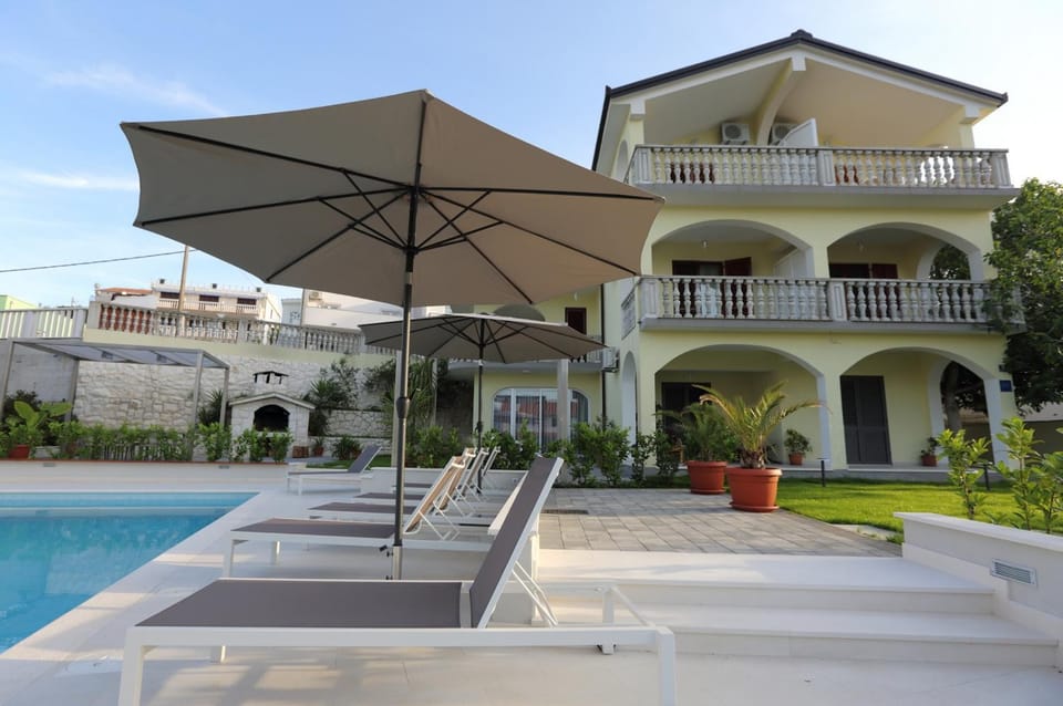 Patio, Garden, Swimming pool