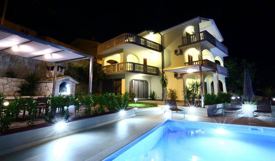 BBQ facilities, Garden, Swimming pool