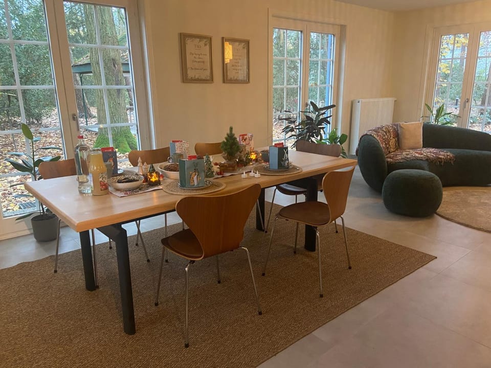 Food and drinks, Dining area