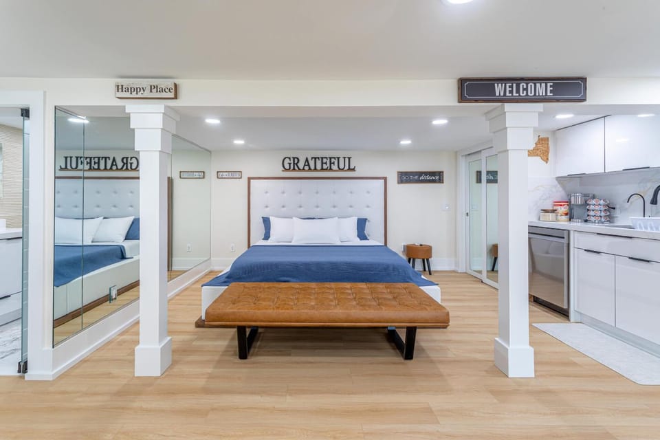 Luxe Provincial Studio Huntington Station Apartment in Huntington