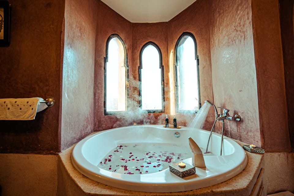 Hot Tub, Bathroom