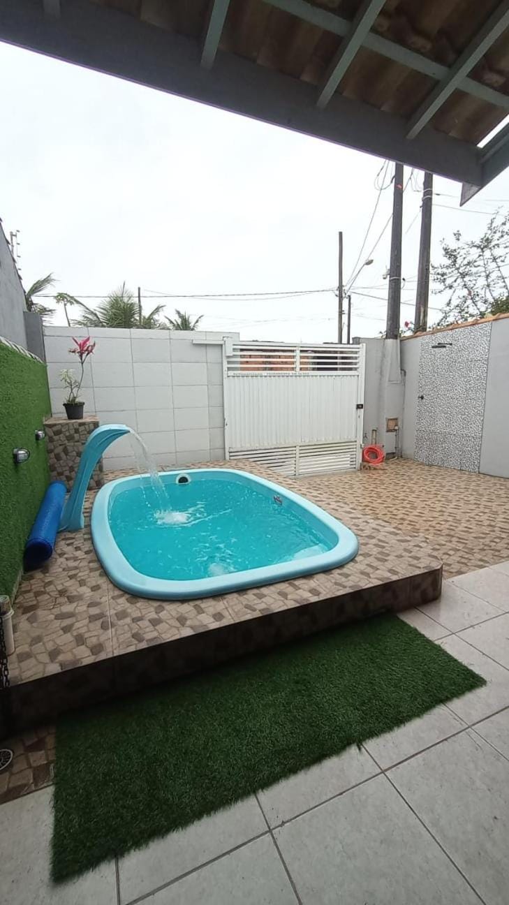 Day, Swimming pool