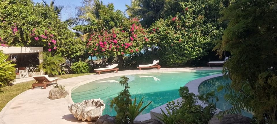 Veev house 4br Beachfront Villa in Diani Beach