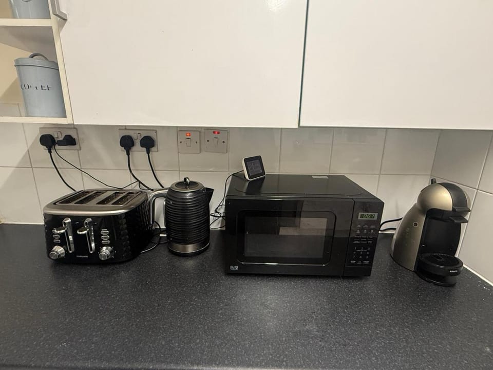 Coffee/tea facilities, Kitchen or kitchenette, microwave