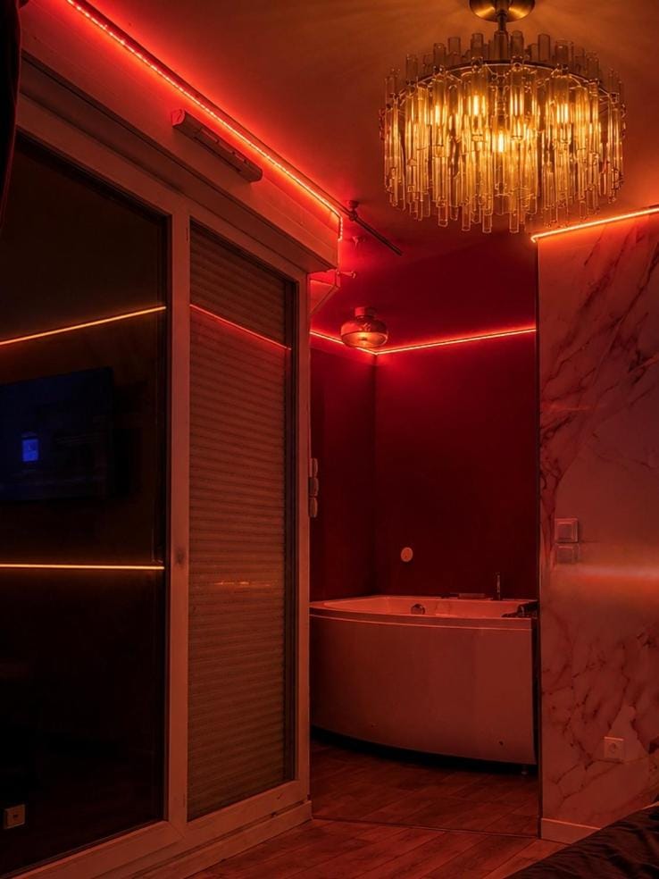 La Porte Défendue - Limitless - Jacuzzi, sauna, barre de pôle dance Apartment in Cergy