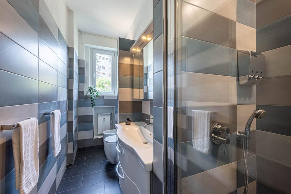 Shower, Bathroom