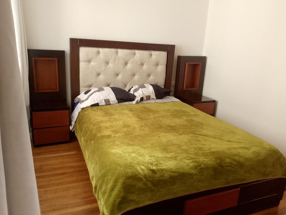 Elegante Departamento junto al Museo Pumapungo para grupo de 8 personas Apartment in Cuenca
