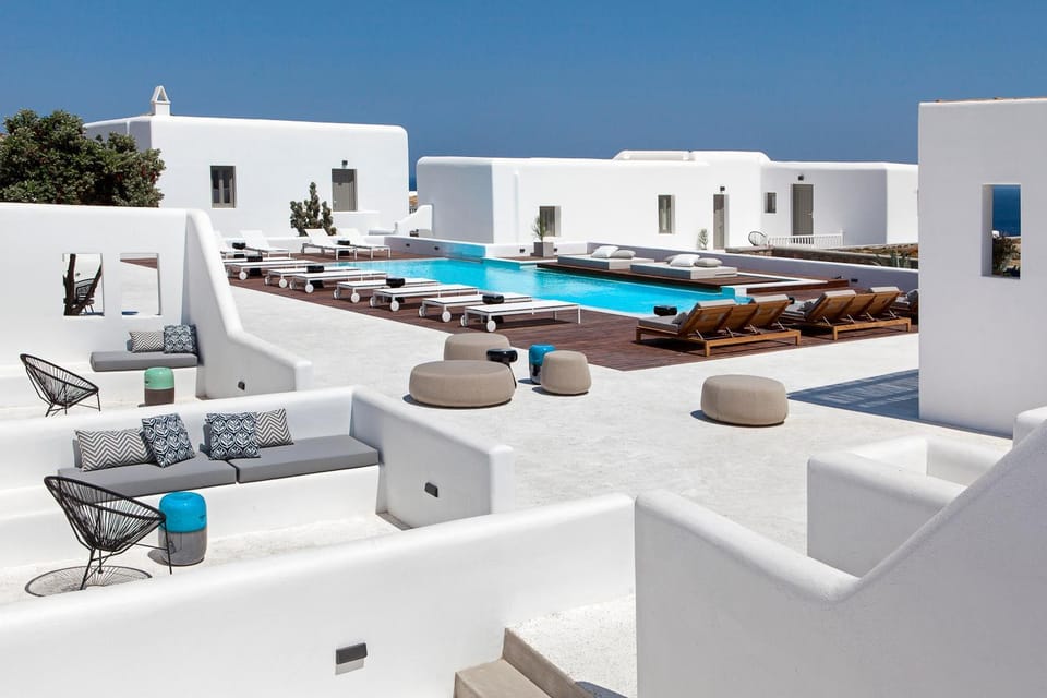 Patio, Day, Living room, Seating area, Pool view, Swimming pool, sunbed