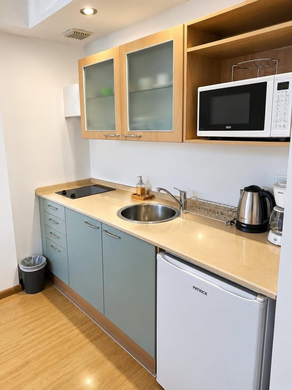 Coffee/tea facilities, Kitchen or kitchenette, dishwasher, minibar, oven, pet friendly, stove, toaster
