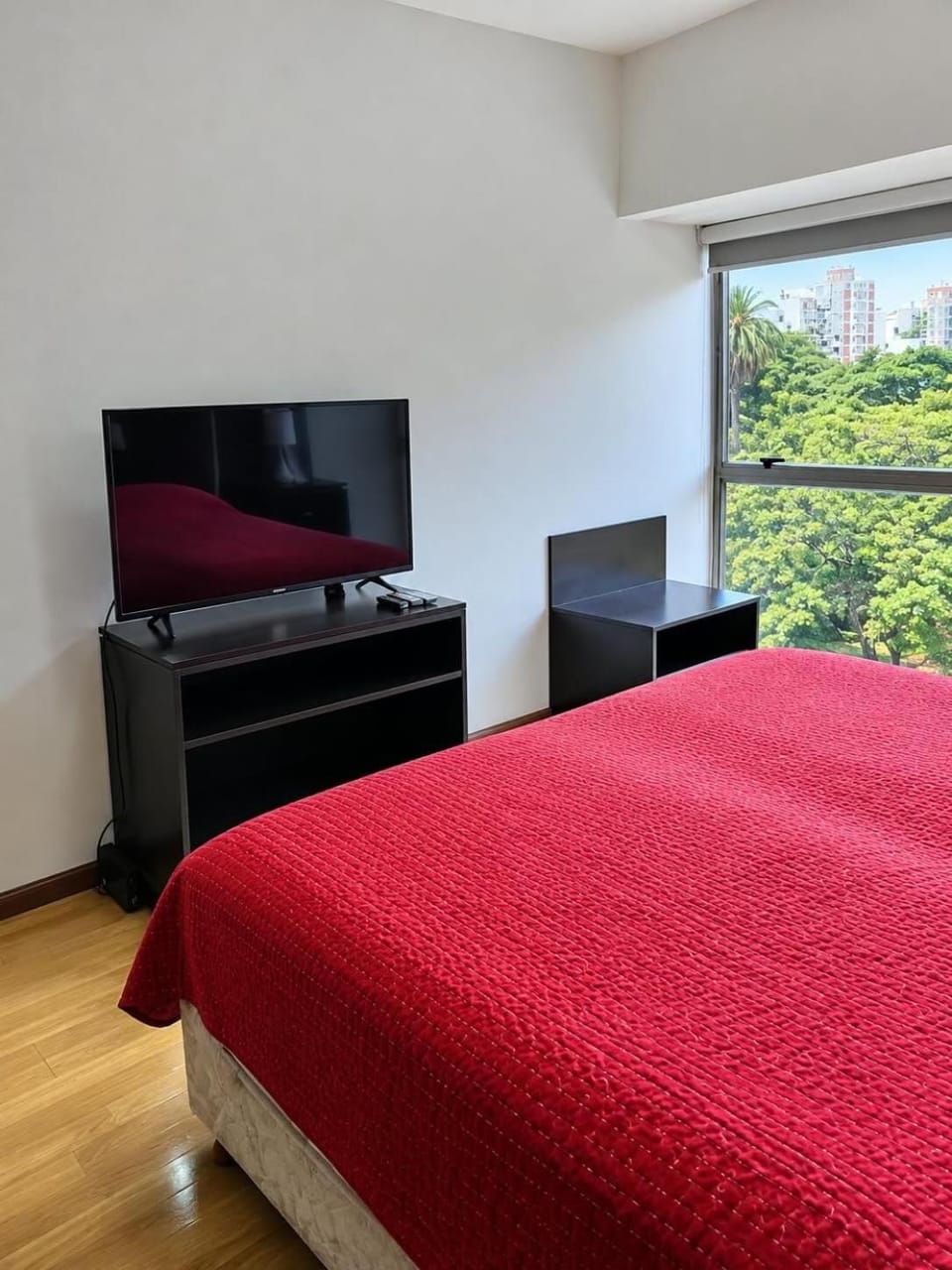 Communal lounge/ TV room, Bed, TV and multimedia, Photo of the whole room, Evening entertainment, Bedroom