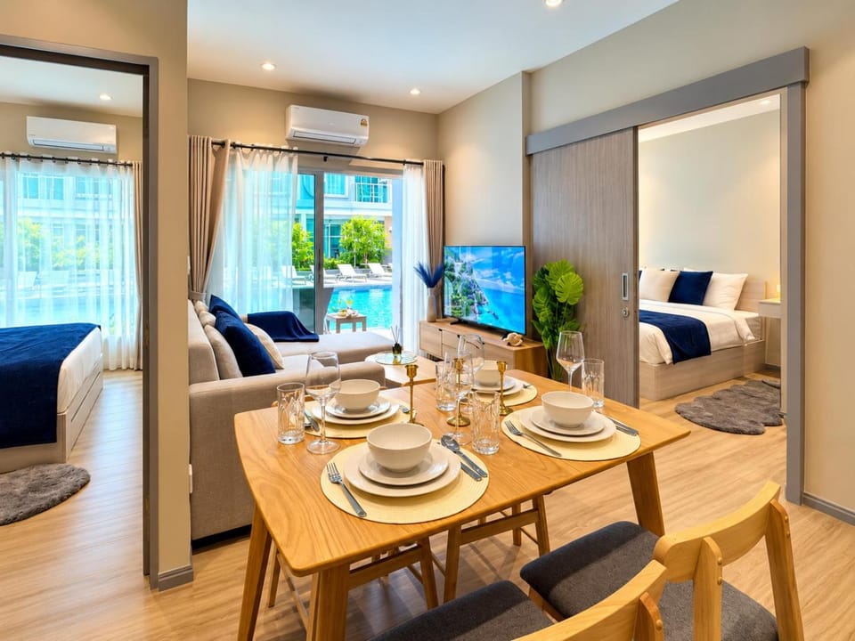 TV and multimedia, Living room, Dining area