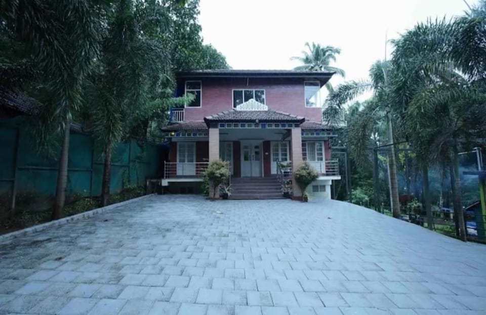 Forrest bungalow Villa in Kerala