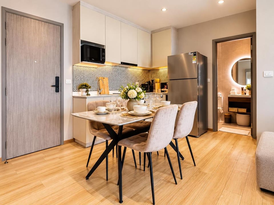 Kitchen or kitchenette, Living room, Dining area
