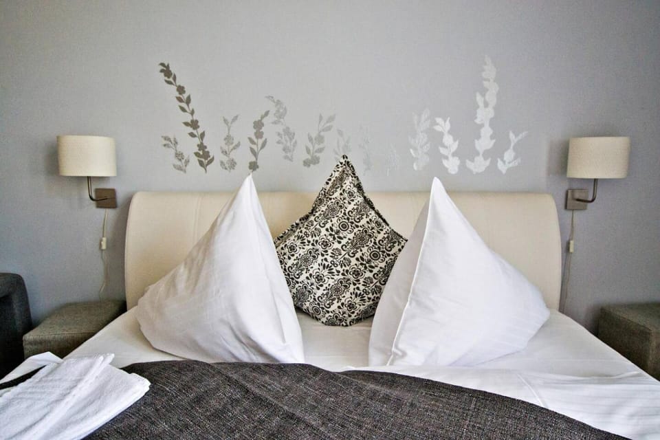 Bright 2BDR Apt in 5 minutes to Wenceslas Square Apartment in Prague