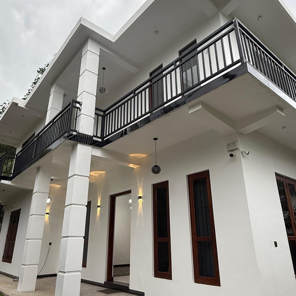Aaliya Family Residence Apartment in Central Province