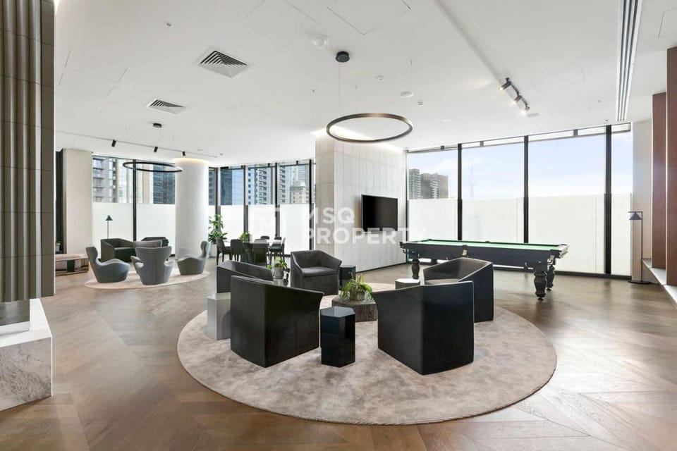 SORA Luxury 3 Bedroom Pool, Spa & Parking Apartment in Southbank