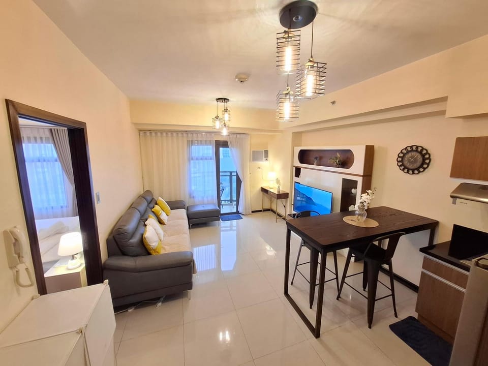 Kitchen or kitchenette, Living room, air conditioner