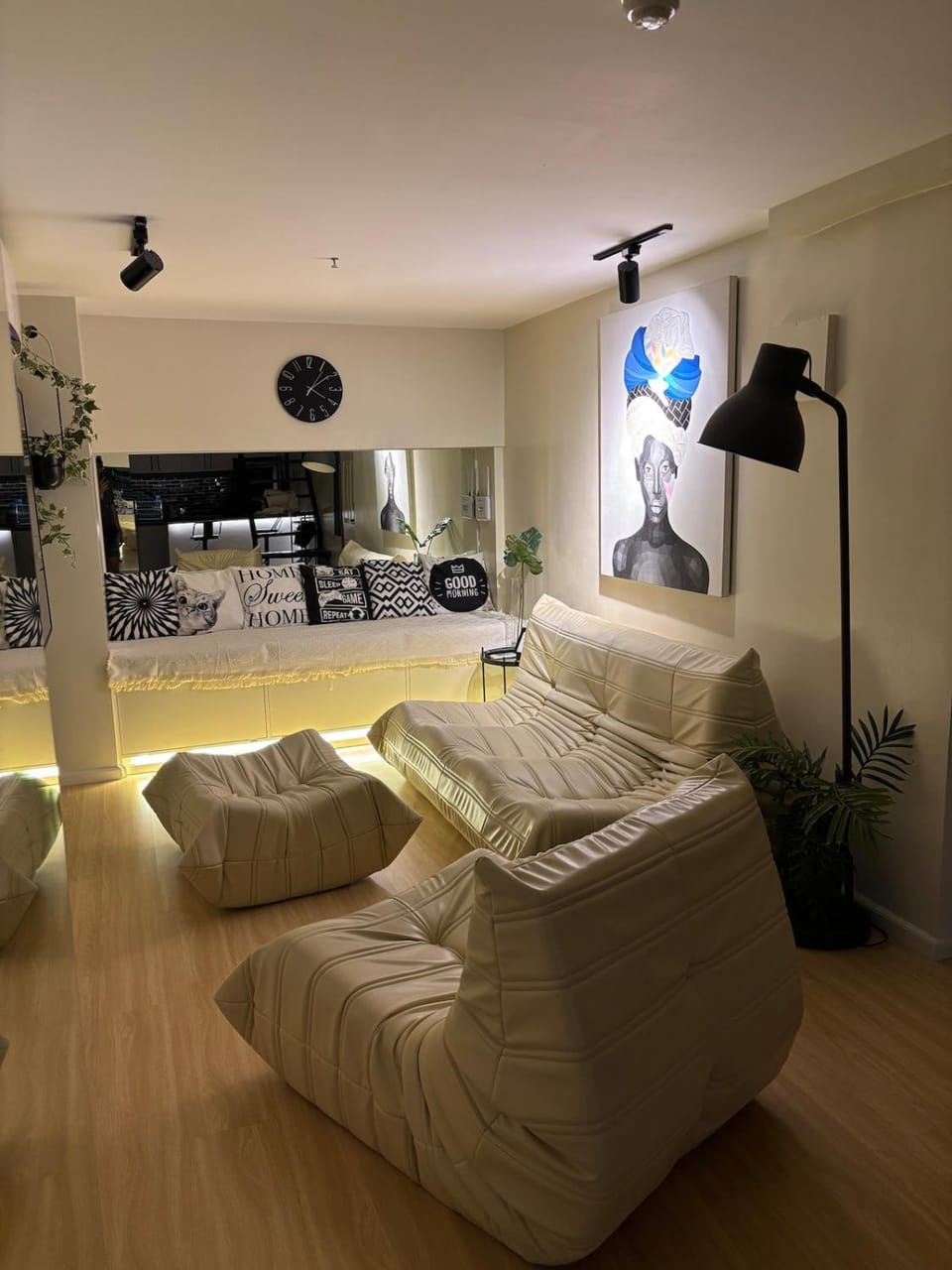 TheUrbanLoft - 3BR, Pool, PS4, Nflx, KSng, CTView Apartment in Quezon City