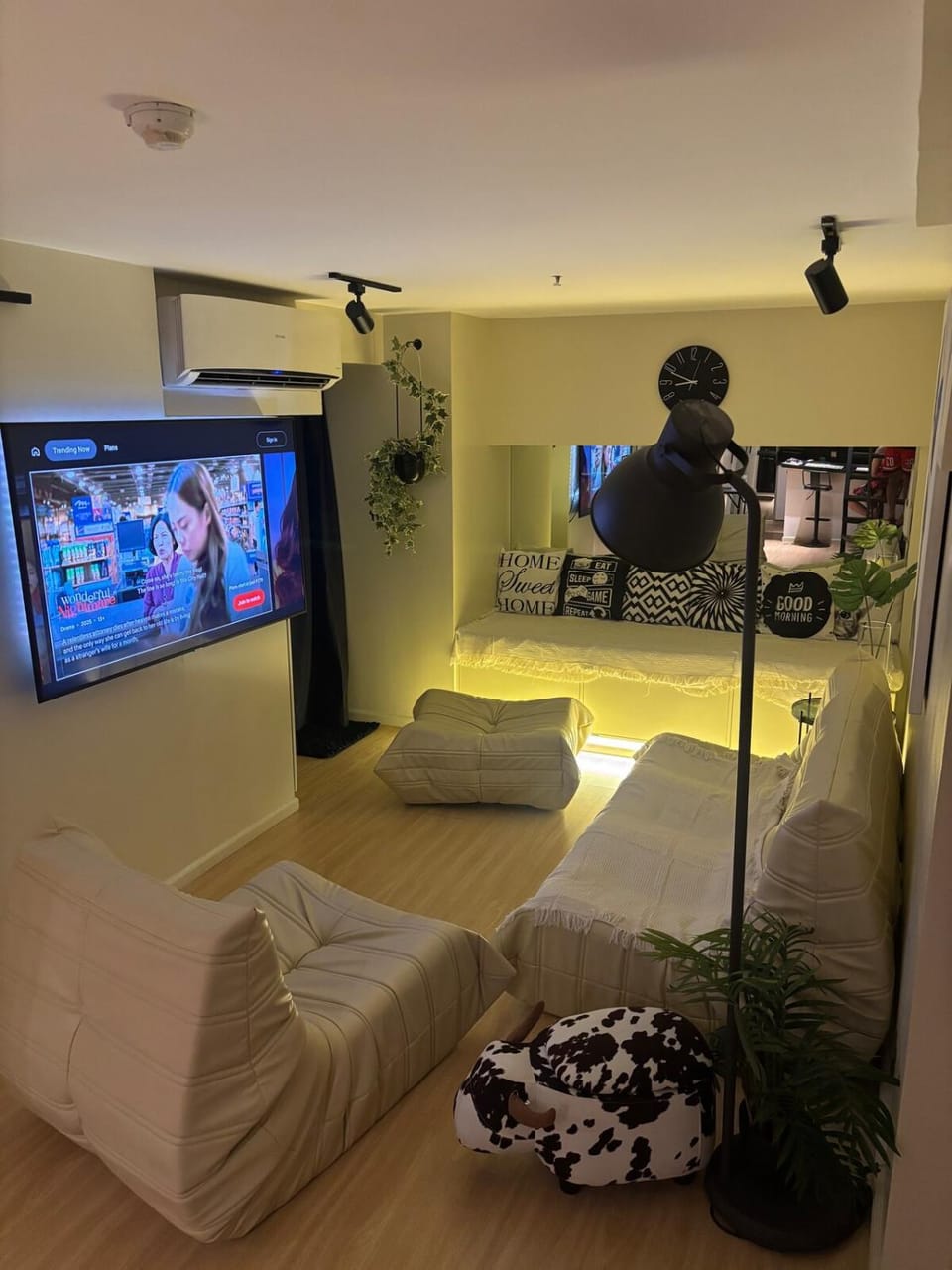 TheUrbanLoft - 3BR, Pool, PS4, Nflx, KSng, CTView Apartment in Quezon City