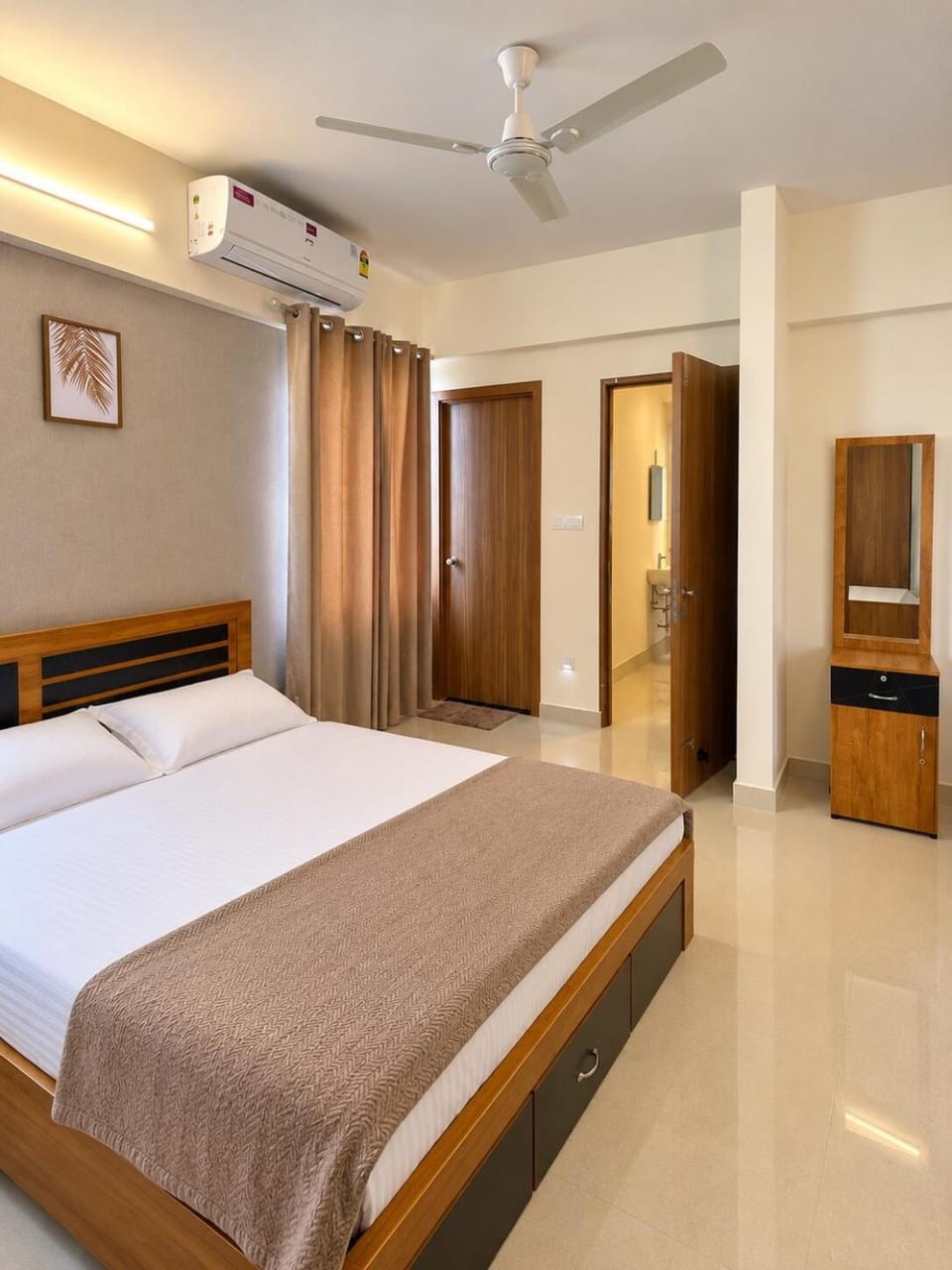 LakeView 3BHK Duplex Near KIMS, Airport, Technopark, Trivandrum Apartment in Thiruvananthapuram