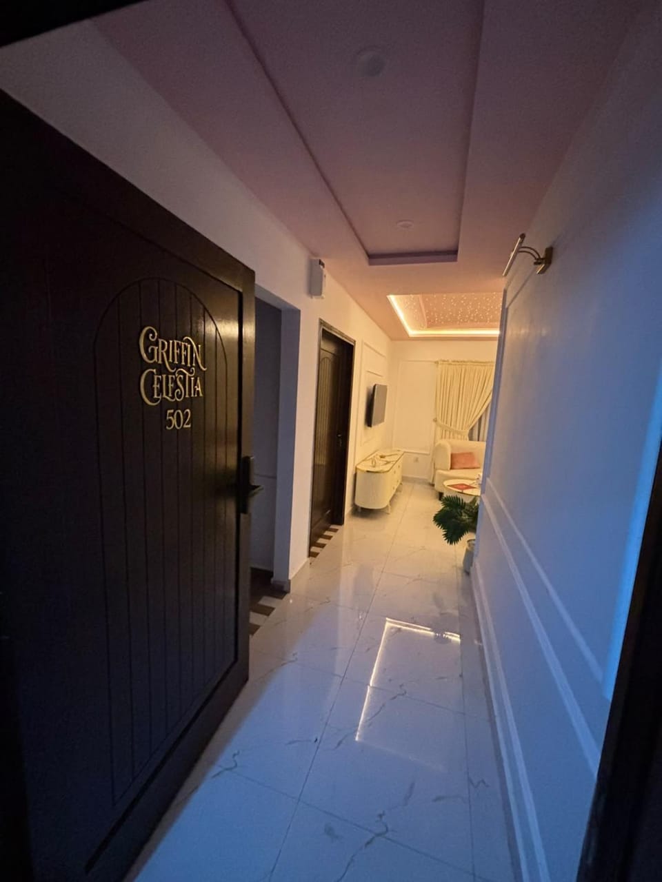 Aura Hotel & Apartments Apartment in Lahore