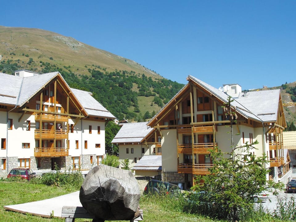 Property building, Mountain view