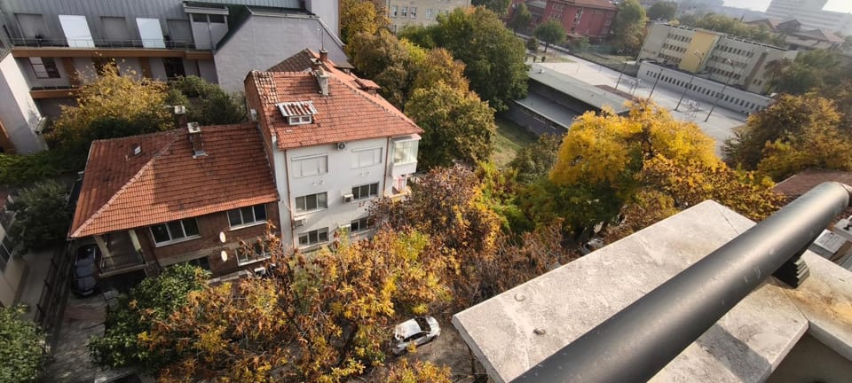 Day, Neighbourhood