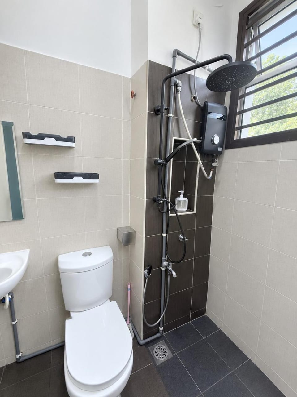 Shower, Toilet, Bathroom, bidet, towels