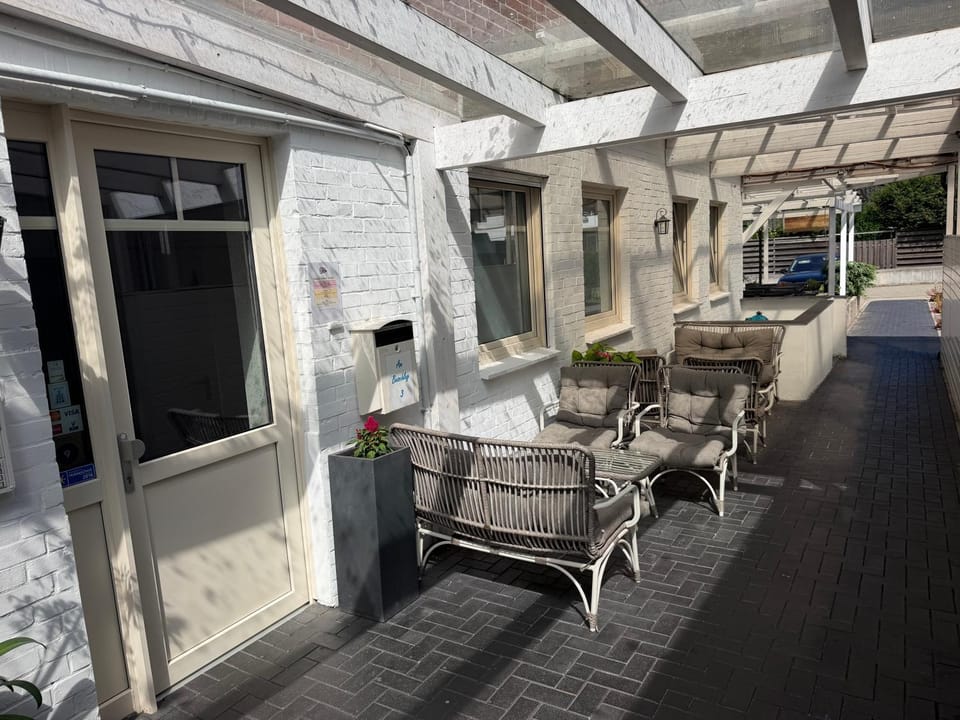 Patio, Facade/entrance, Seating area