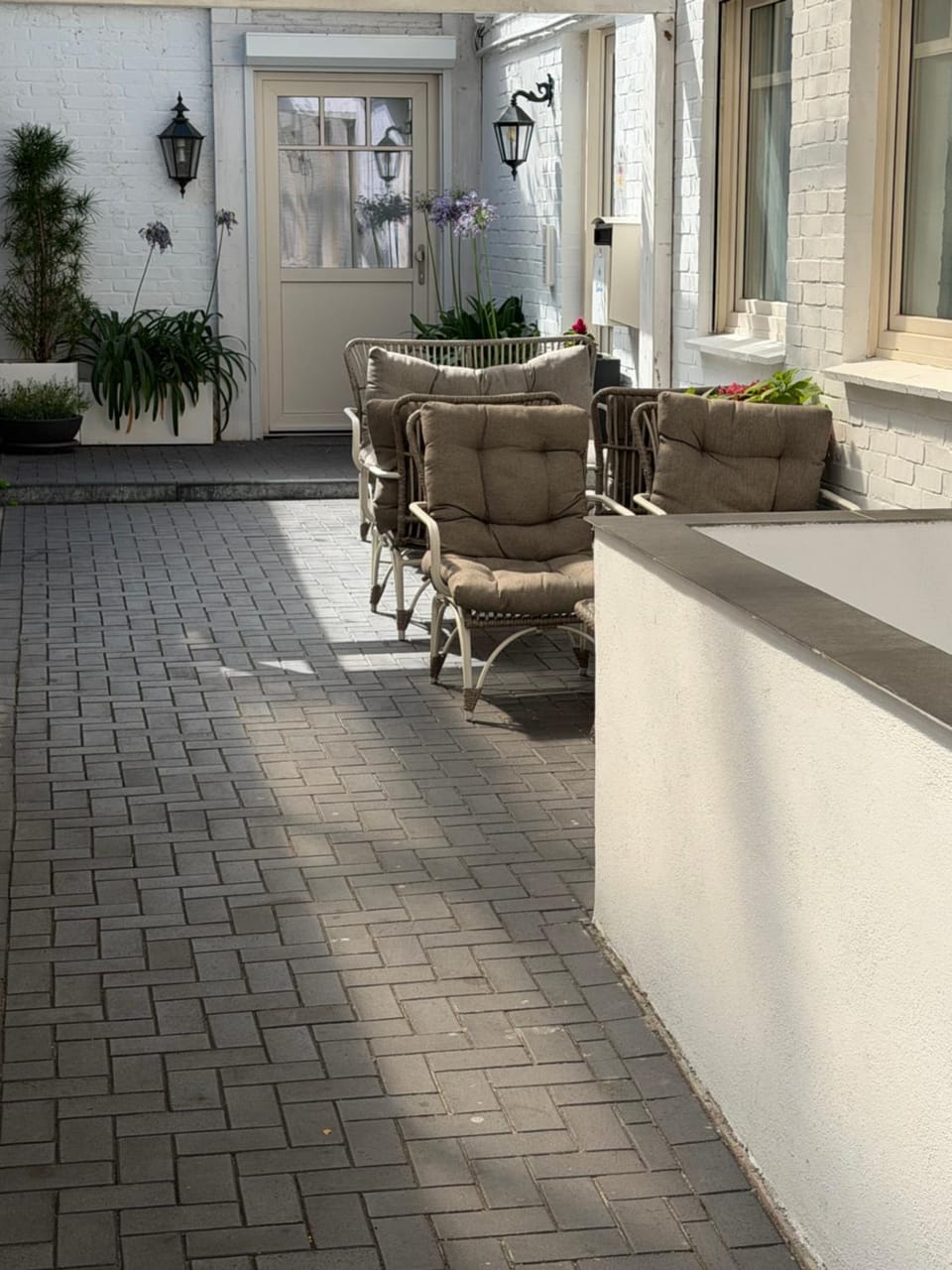 Patio, Facade/entrance, Seating area