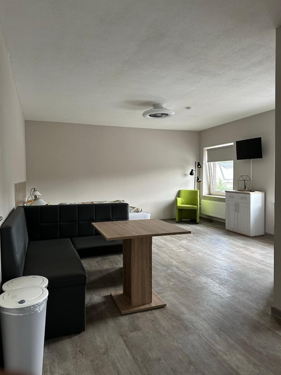 Bed, TV and multimedia, Photo of the whole room, Seating area, Dining area, Bedroom